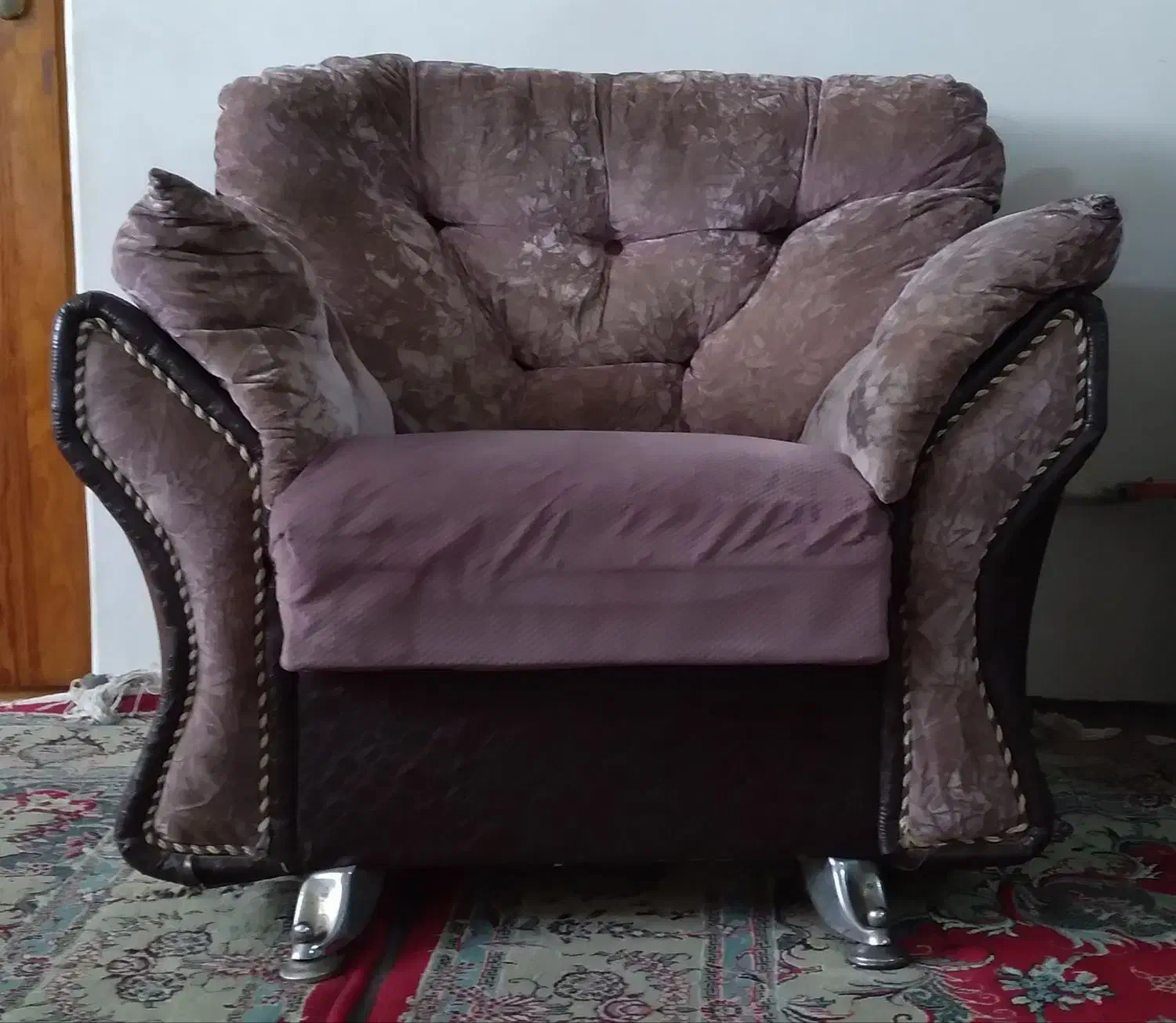 مبل ۷نفره|مبلمان خانگی و میز عسلی|لشت نشا, |دیوار