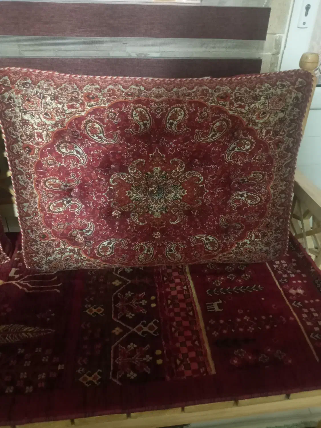 یک جفت پشتی سنتی|پشتی|ری, دولتآباد|دیوار