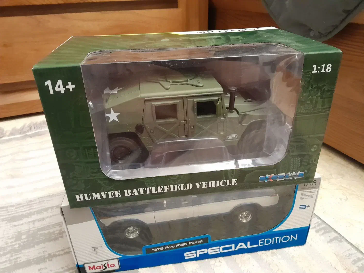 تعدادی ماکت ماشین و موتور|کلکسیون و سرگرمی|تهران, فردوس|دیوار