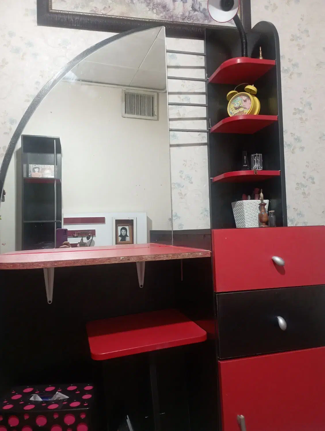 میز آرایش و کتاب خانه|مبلمان خانگی و میز عسلی|اراک, |دیوار