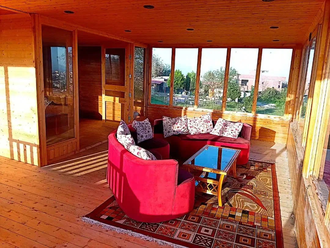 کلبه چوبی لوکس با ویوی عالی|اجارهٔ کوتاه‌مدت آپارتمان و سوئیت|قائم‌شهر, |دیوار