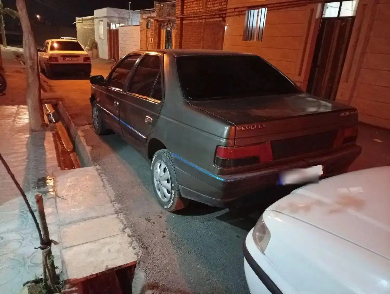 پژو روا|خودرو سواری و وانت|بروجرد, |دیوار