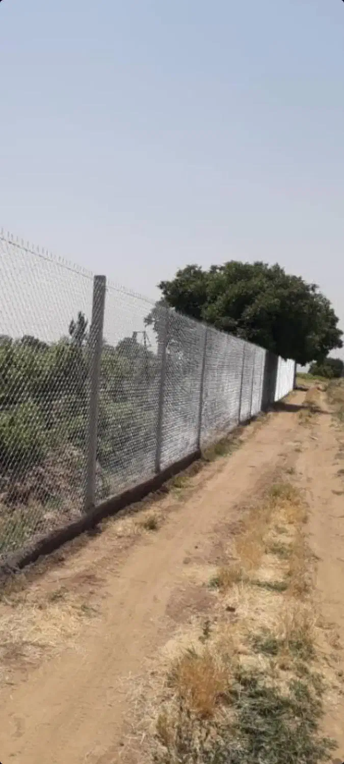 فنسکشی داربست باغ انگور و پایه فنس بتنی تیرچه باغی|حراج|تاکستان, |دیوار