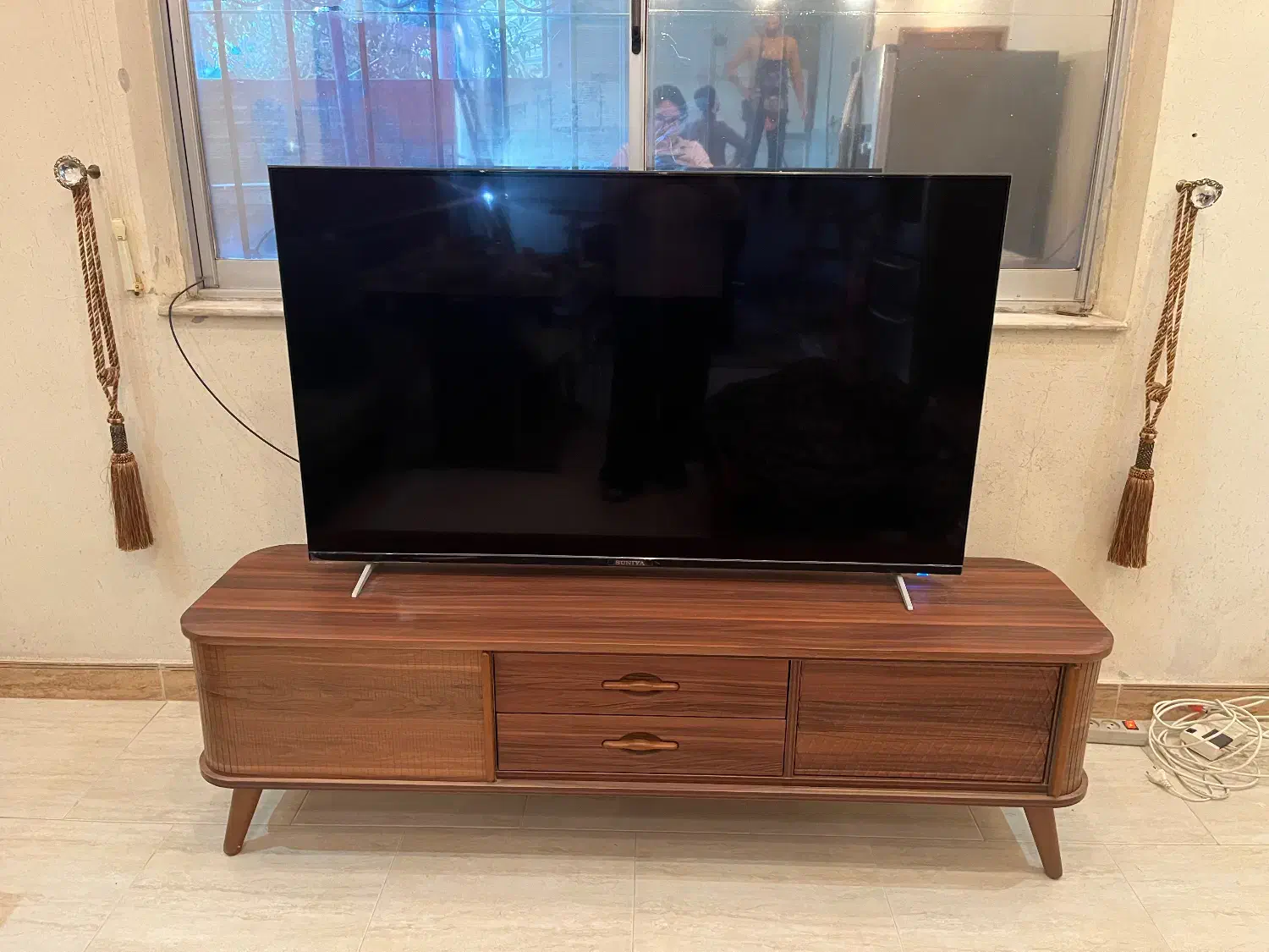 میز تلویزیون|میز تلویزیون|رشت, امین الضرب|دیوار