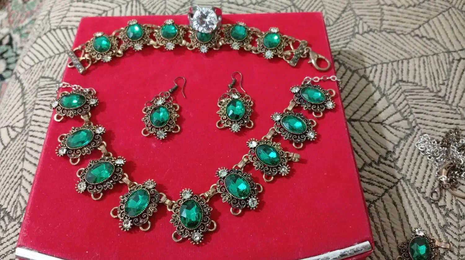 سرویس عتیقه|جواهرات|زاهدان, |دیوار