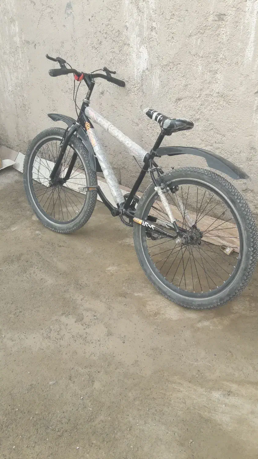 دوچرخه 26|دوچرخه، اسکیت، اسکوتر|نیمروز, |دیوار