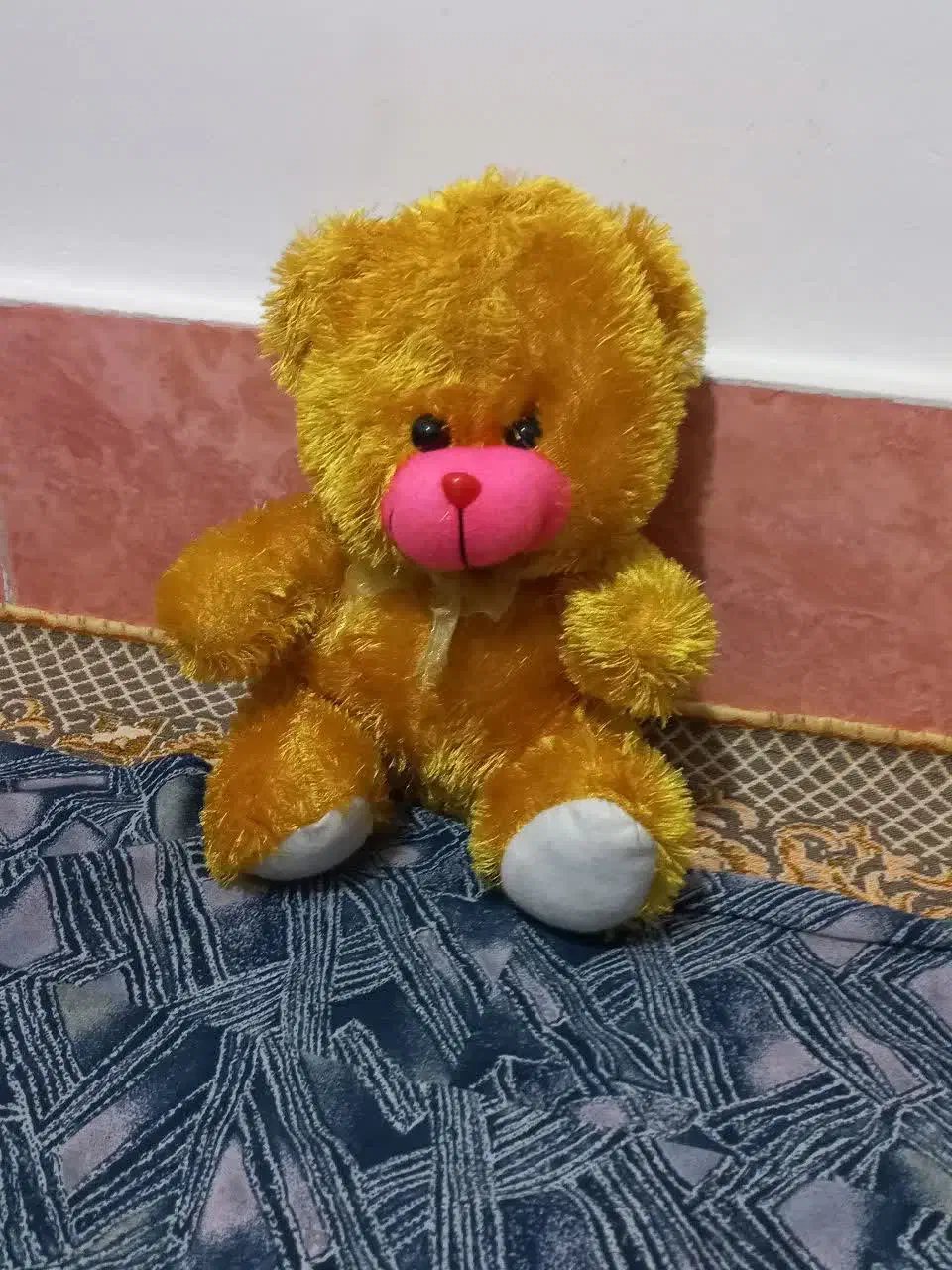 عروسک|اسباب‌بازی بچه|قم, باغ شریفی|دیوار