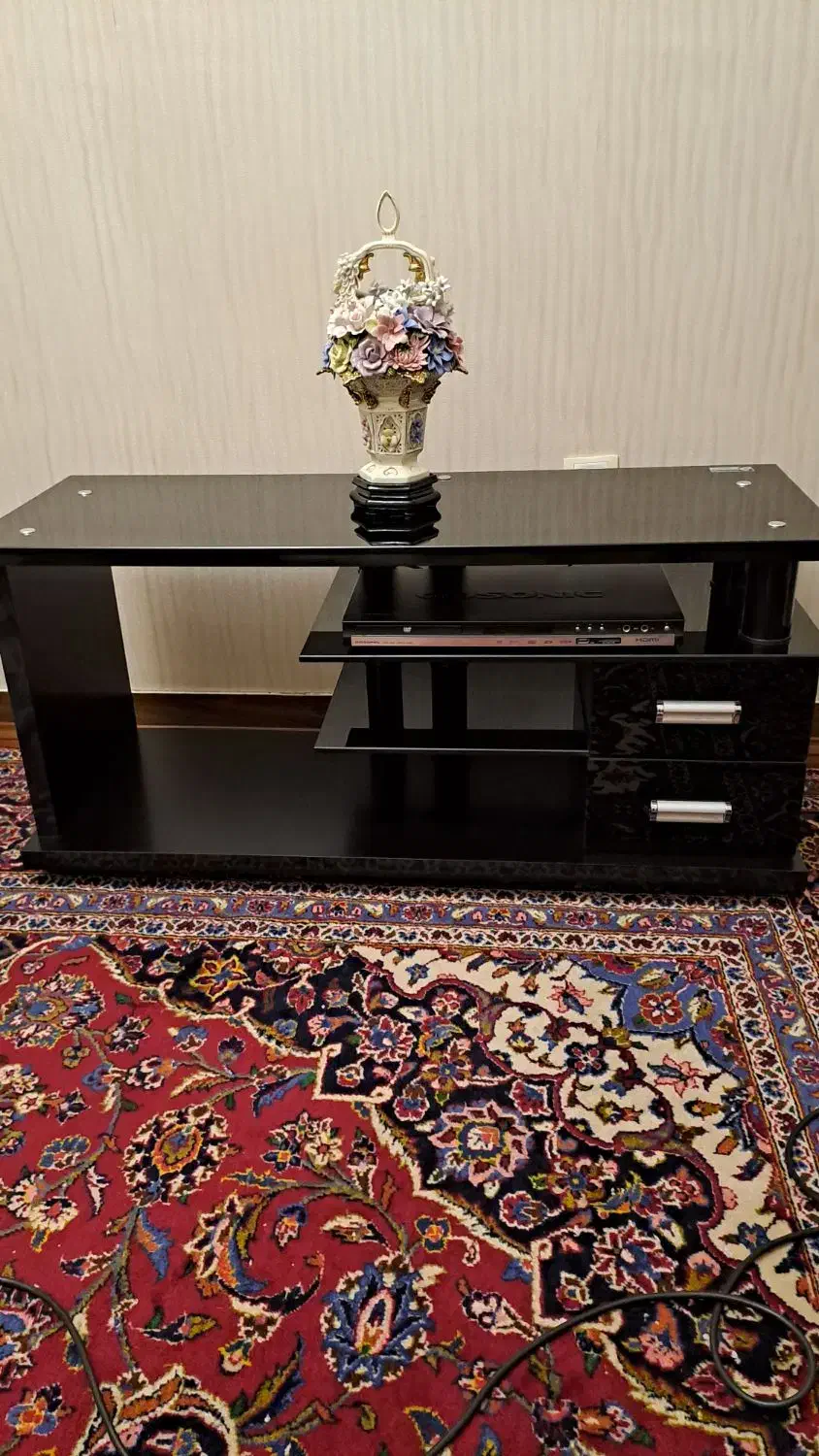 میز تلویزیون شیشه و ام دی اف در حد نو|میز تلویزیون|تهران, شهرک آزمایش|دیوار