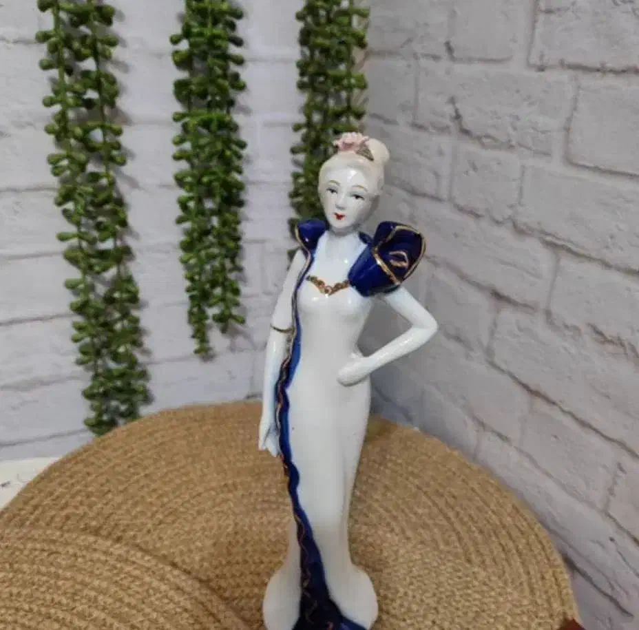 مجسمه چینی|مجسمه، تندیس، ماکت|تهران, بلوار کشاورز|دیوار