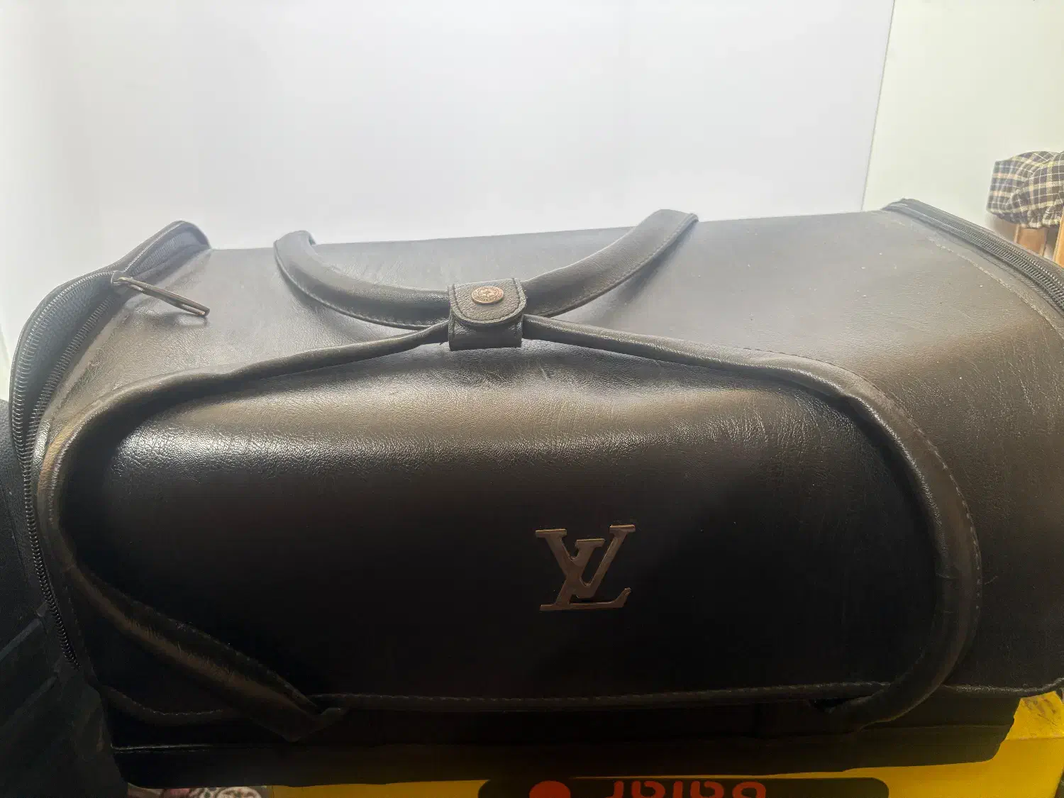 مقطوع۷۰۰ کاملا سالم چرم|کیف، کفش، کمربند|تالش, تالش|دیوار