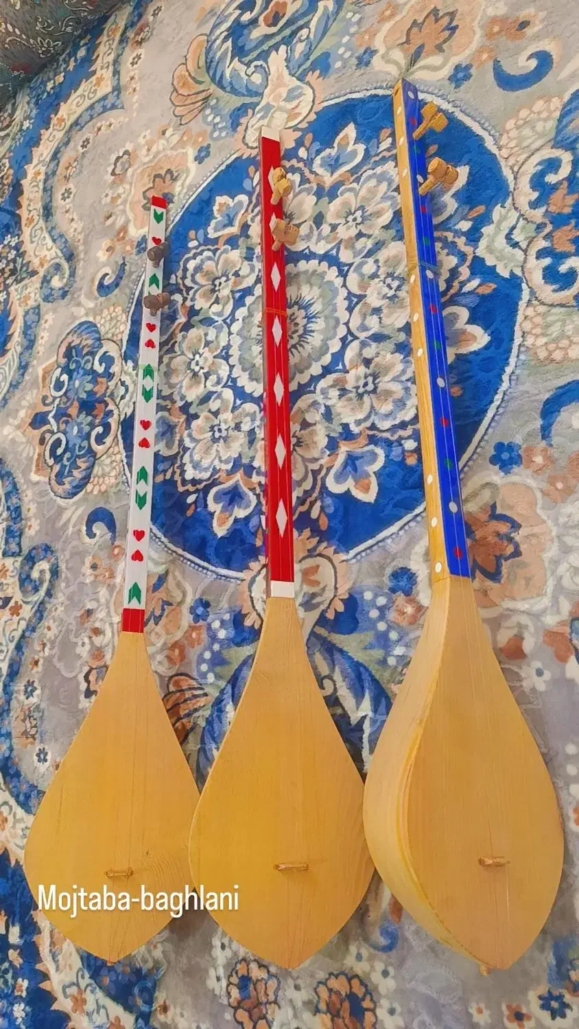 دمبوره|سازهای سنتی|اصفهان, شیخ اشراق|دیوار