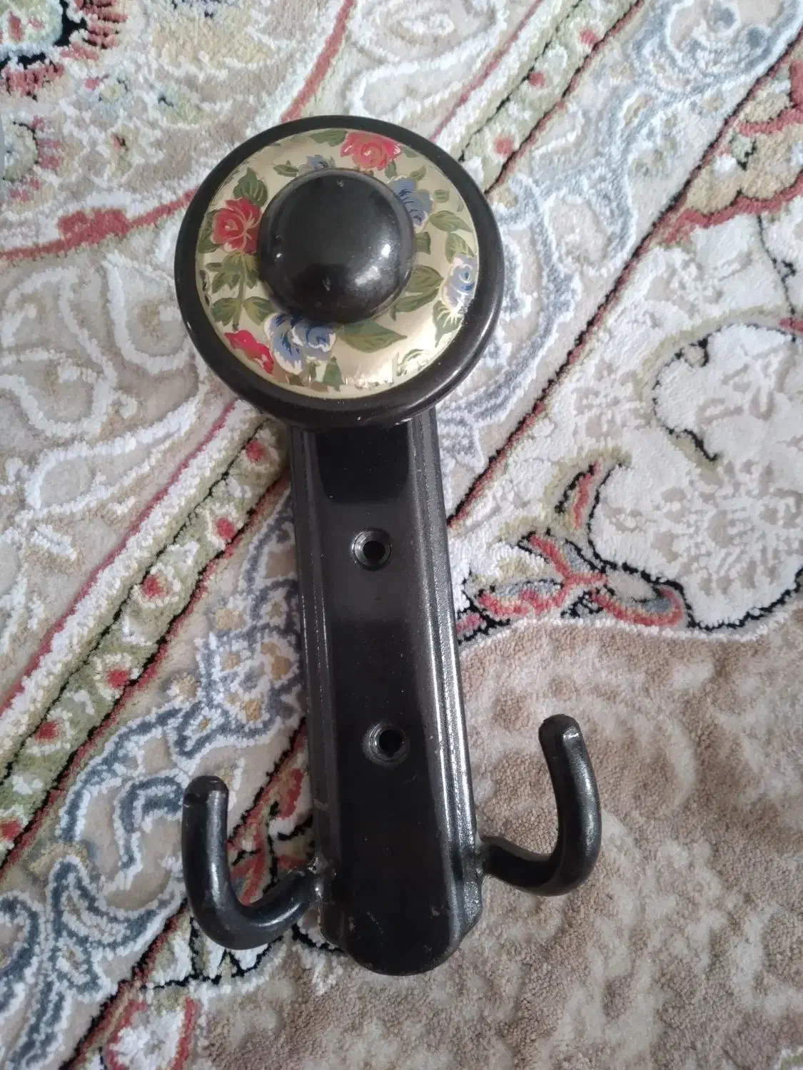 چوب لباسی (گل میخ)|بندرخت و رختآویز|ری, سیزده آبان|دیوار