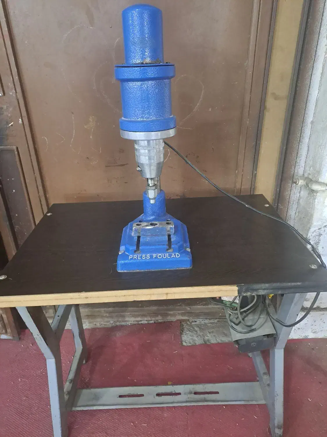 دستگاه فولاد پرس دکمه|لوازم خیاطی و بافتنی|پاکدشت, حصار امیر|دیوار