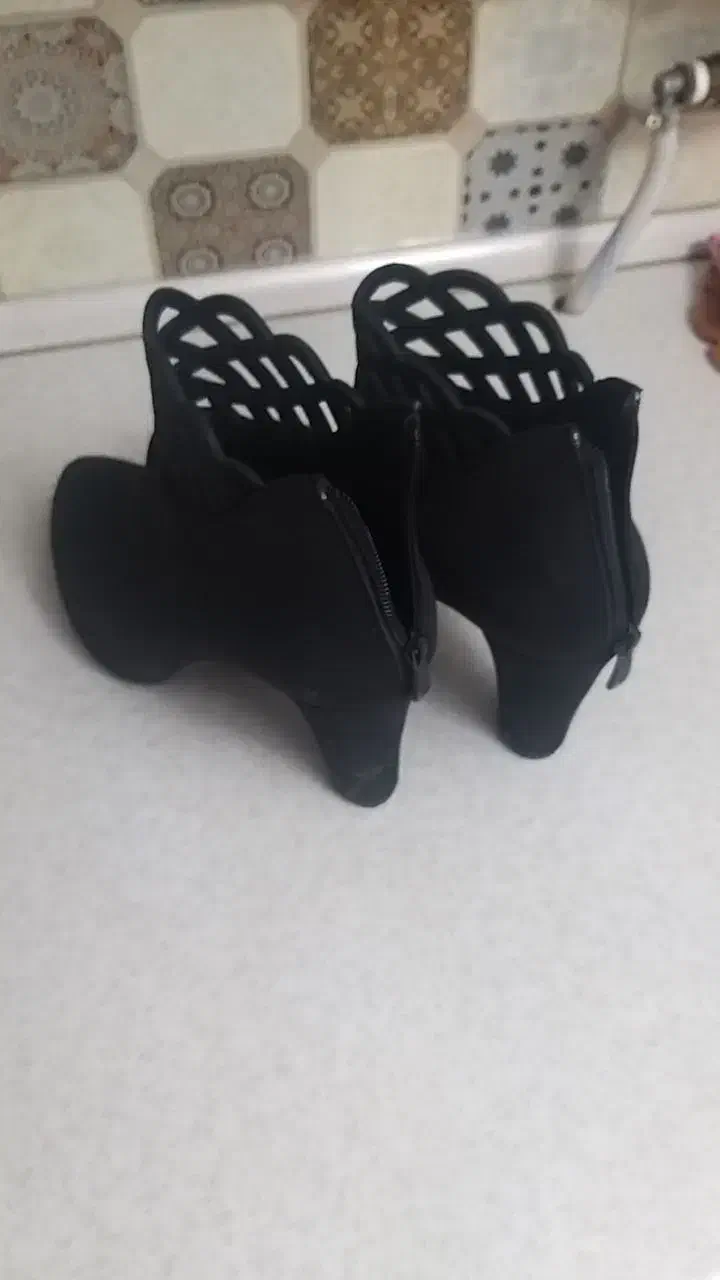 کفش مجلسی|کیف، کفش، کمربند|ساوه, |دیوار