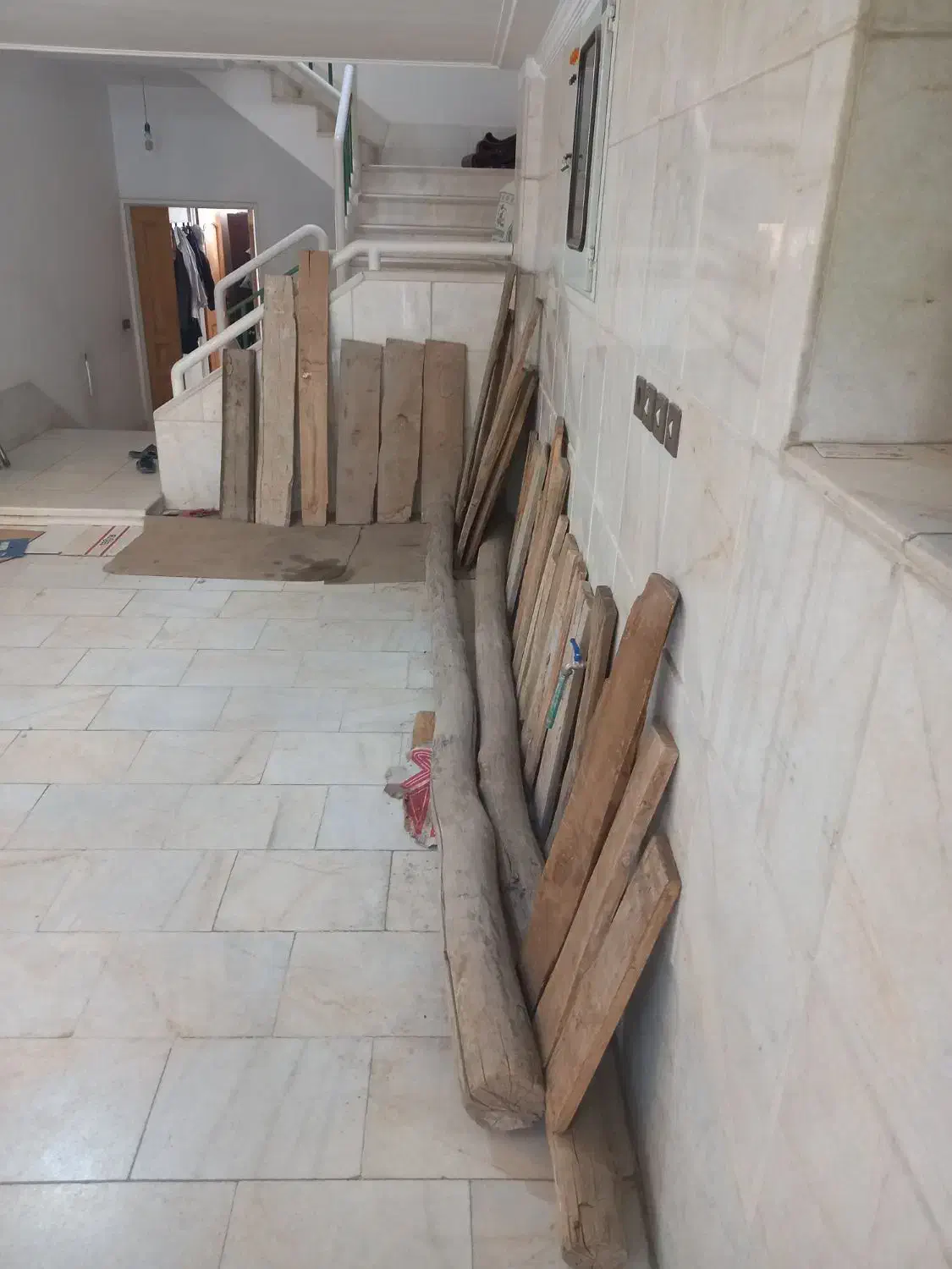 دسته بازی و تیر و تخته چوبی|کنسول، بازی ویدئویی و آنلاین|اصفهان, باغ دریاچه|دیوار