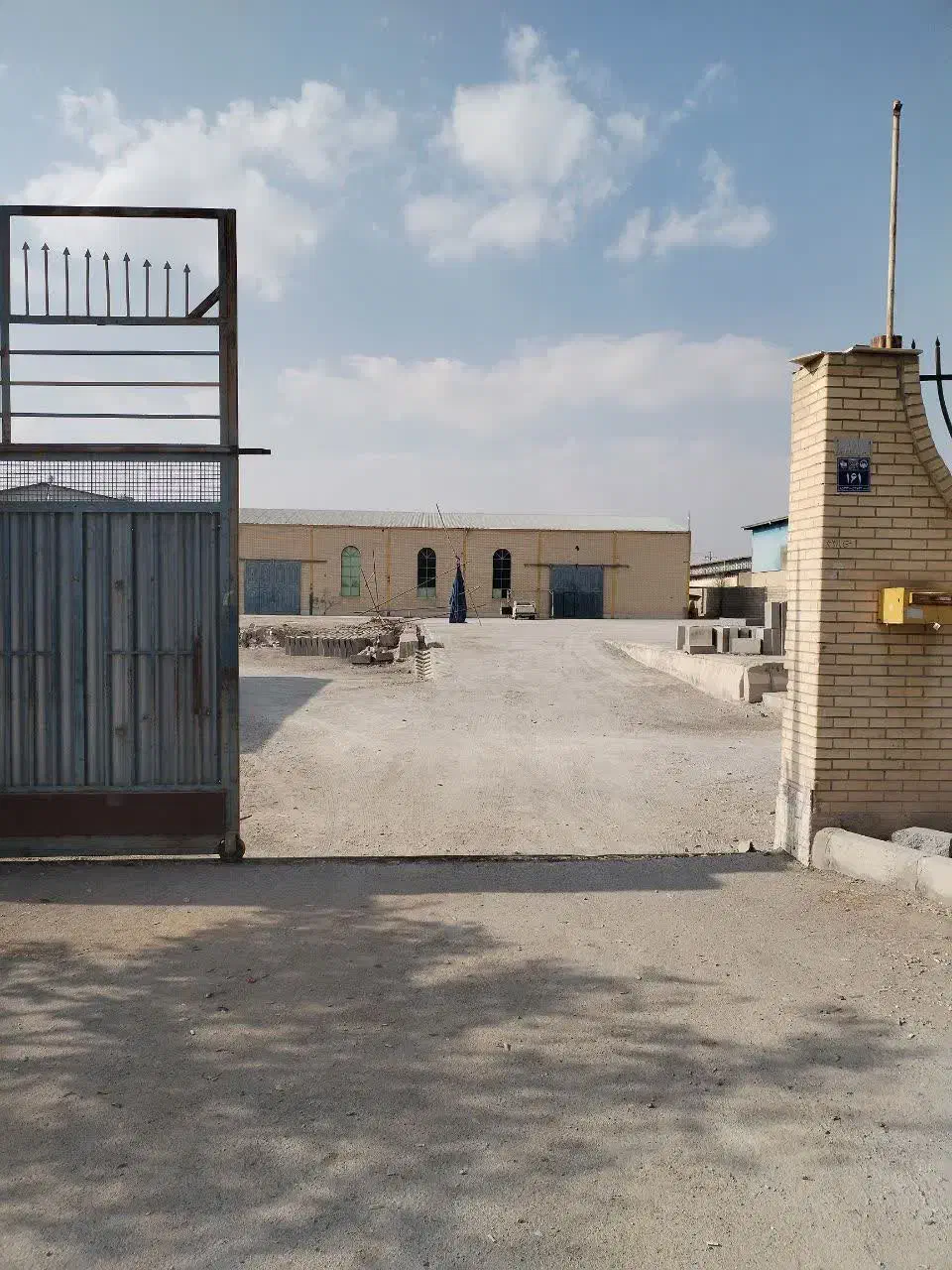 اجاره یک باب کارخانه در شهرک صنعتی تیران|اجارهٔ دفتر صنعتی، کشاورزی، تجاری|تیران, |دیوار