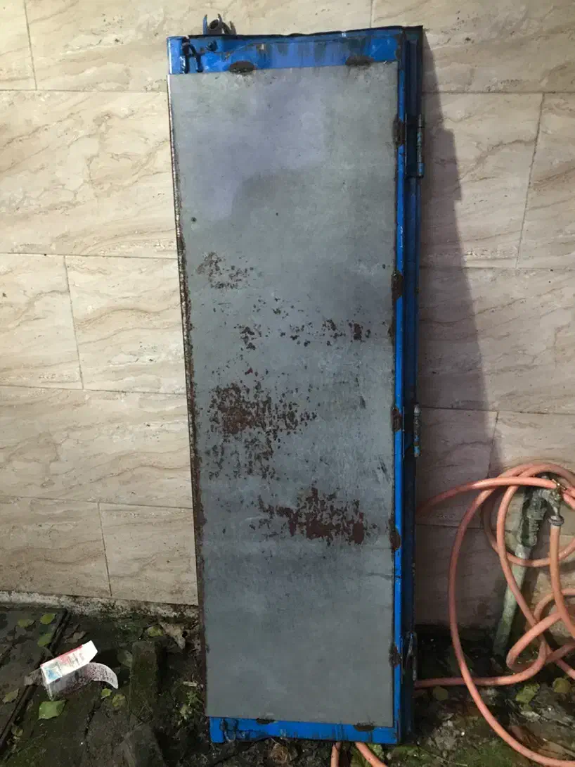 درب عقب نیسان|قطعات یدکی و لوازم جانبی|رشت, امین الضرب|دیوار