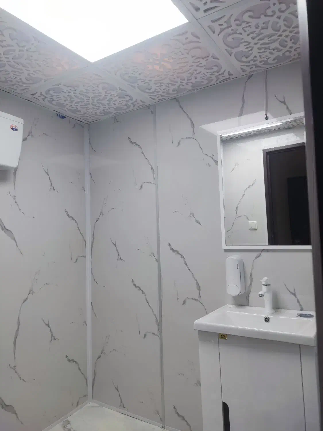 کابینت قرنیز کناف لمینت کفپوش سقف کاذب کاغذ دیواری|خدمات پیشه و مهارت|صدرا-فارس, فاز ۱|دیوار