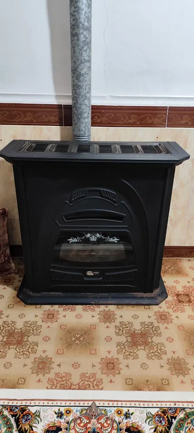 بخاری سالم بزرگ نو فقط ی سال استفاده شده|بخاری، هیتر، شومینه|گنبد کاووس, |دیوار