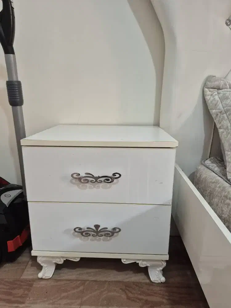 سرویس خواب|تخت و سرویس خواب|شاهینشهر, خانه کارگر|دیوار