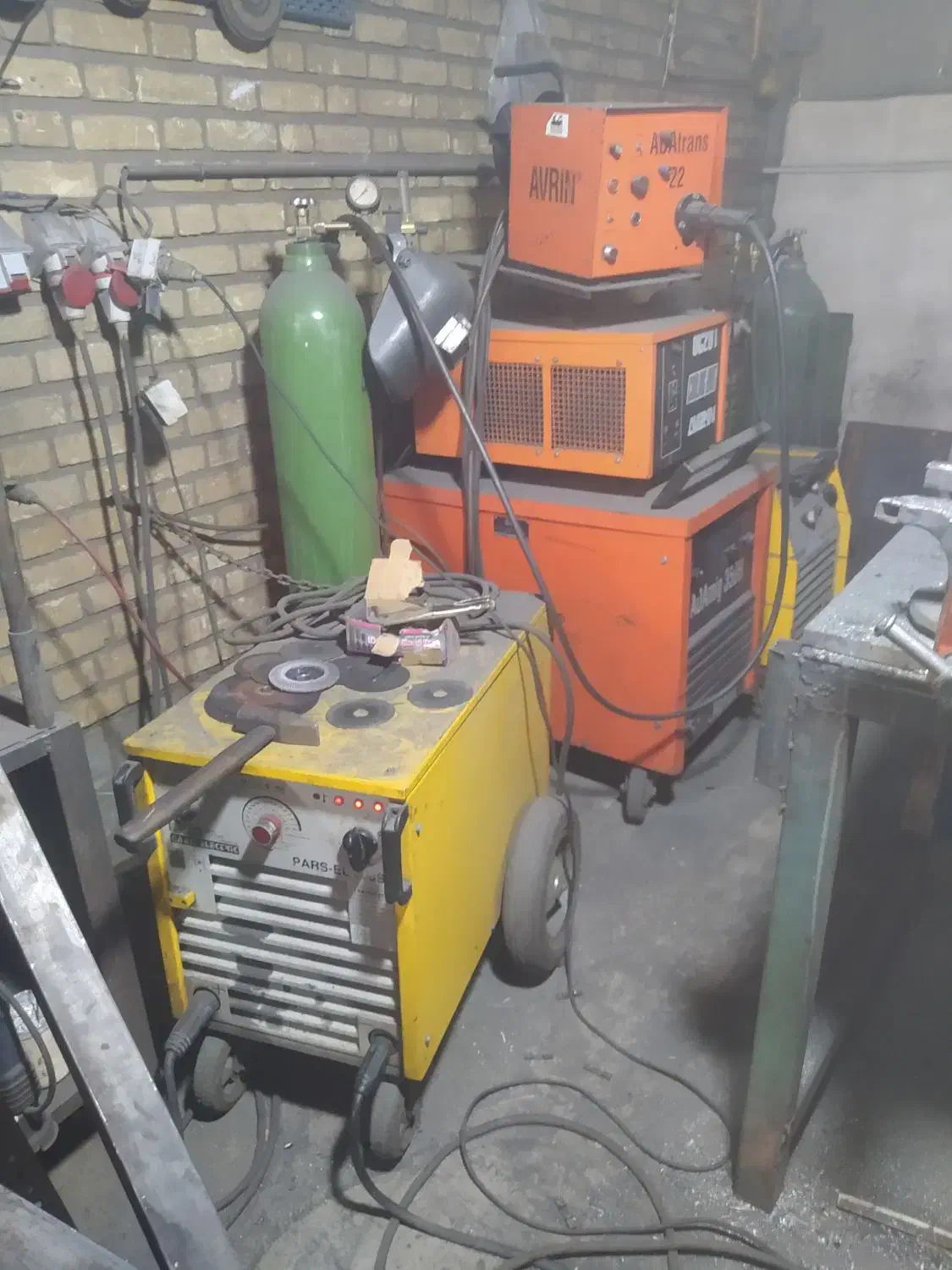 جوشکاری سیار ،درب،پنجره،حفاظ،نرده|خدمات پیشه و مهارت|اراک, |دیوار