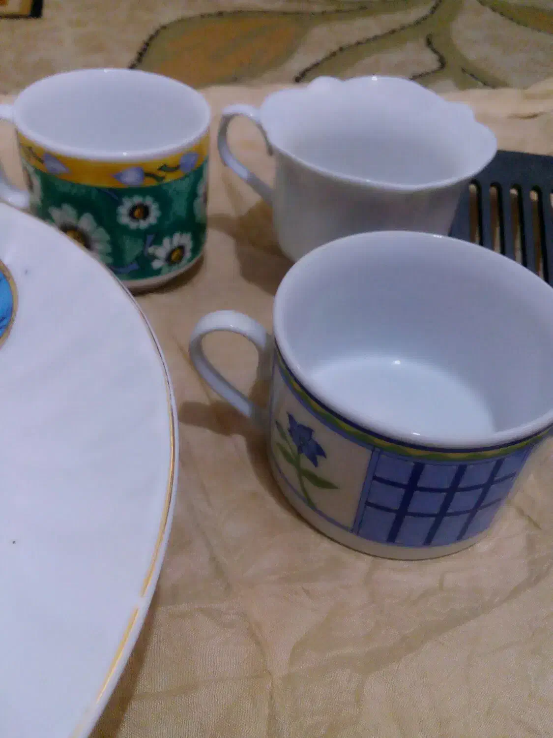 ظروف|ظروف سرو و پذیرایی|رشت, حمیدیان|دیوار