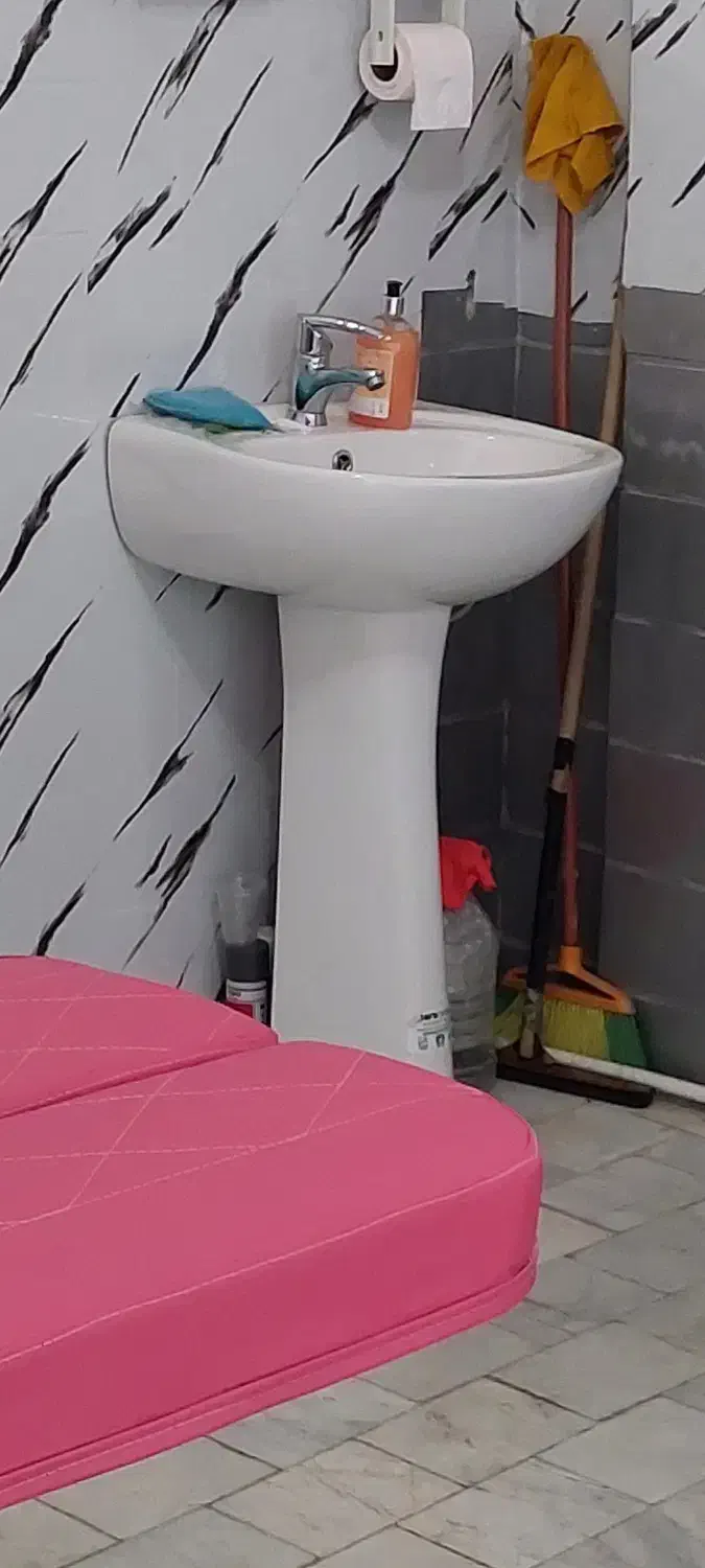 روشویی چینی پایه دار|لوازم سرویس بهداشتی|قرچک, شهرک طلائیه|دیوار