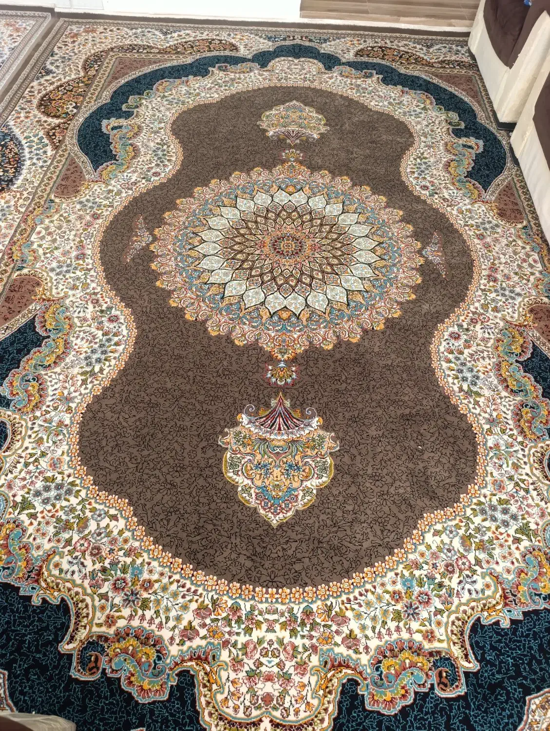 یک جفت فرش قهوی|فرش|مهاباد (آذربایجان غربی), |دیوار