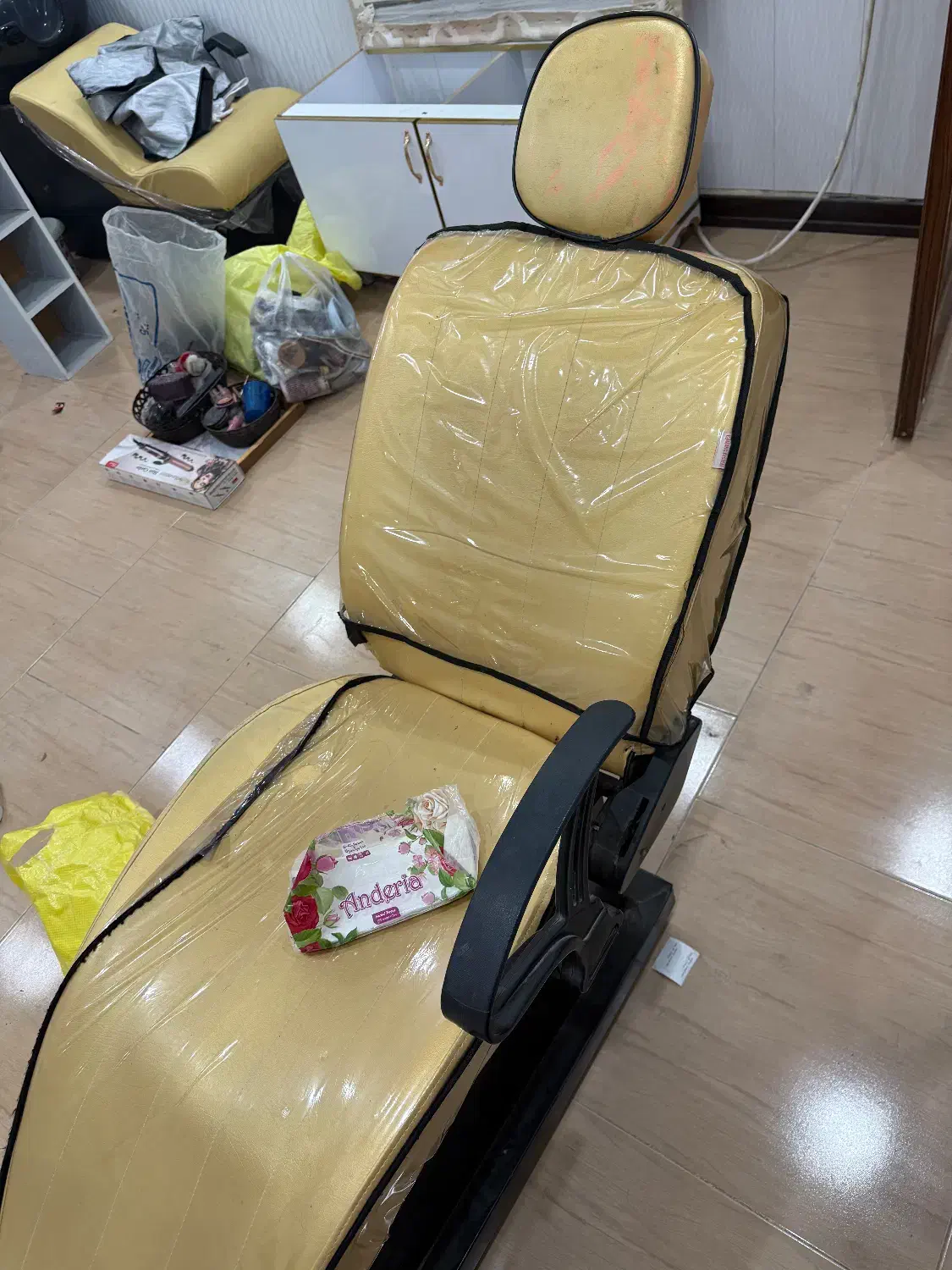 وسایل ارایشگاه|آرایشگاه و سالن‌های زیبایی|خمین, |دیوار