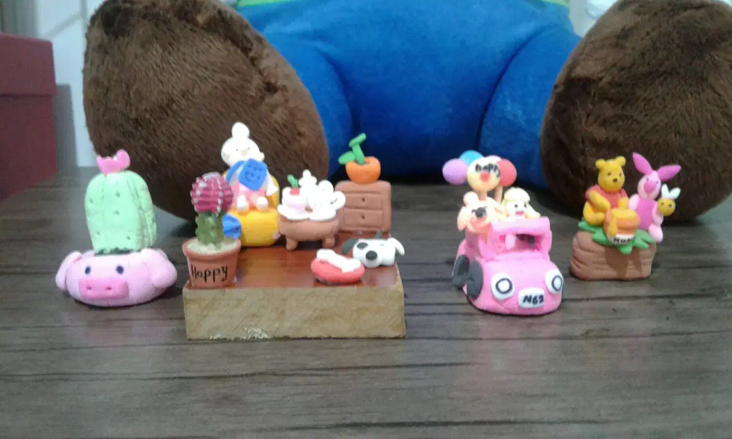 ورق بزنید|اسباب‌‌بازی|رشت, استقامت ۱|دیوار