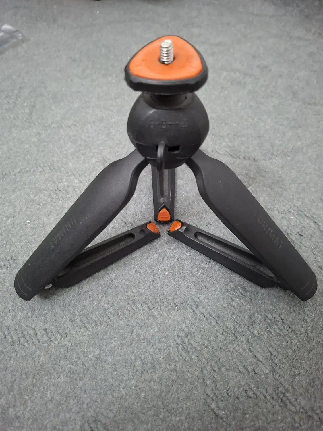 پایه موبایل مونوپاد و نگهدارنده موبایل|لوازم جانبی موبایل و تبلت|قم, بنیاد|دیوار