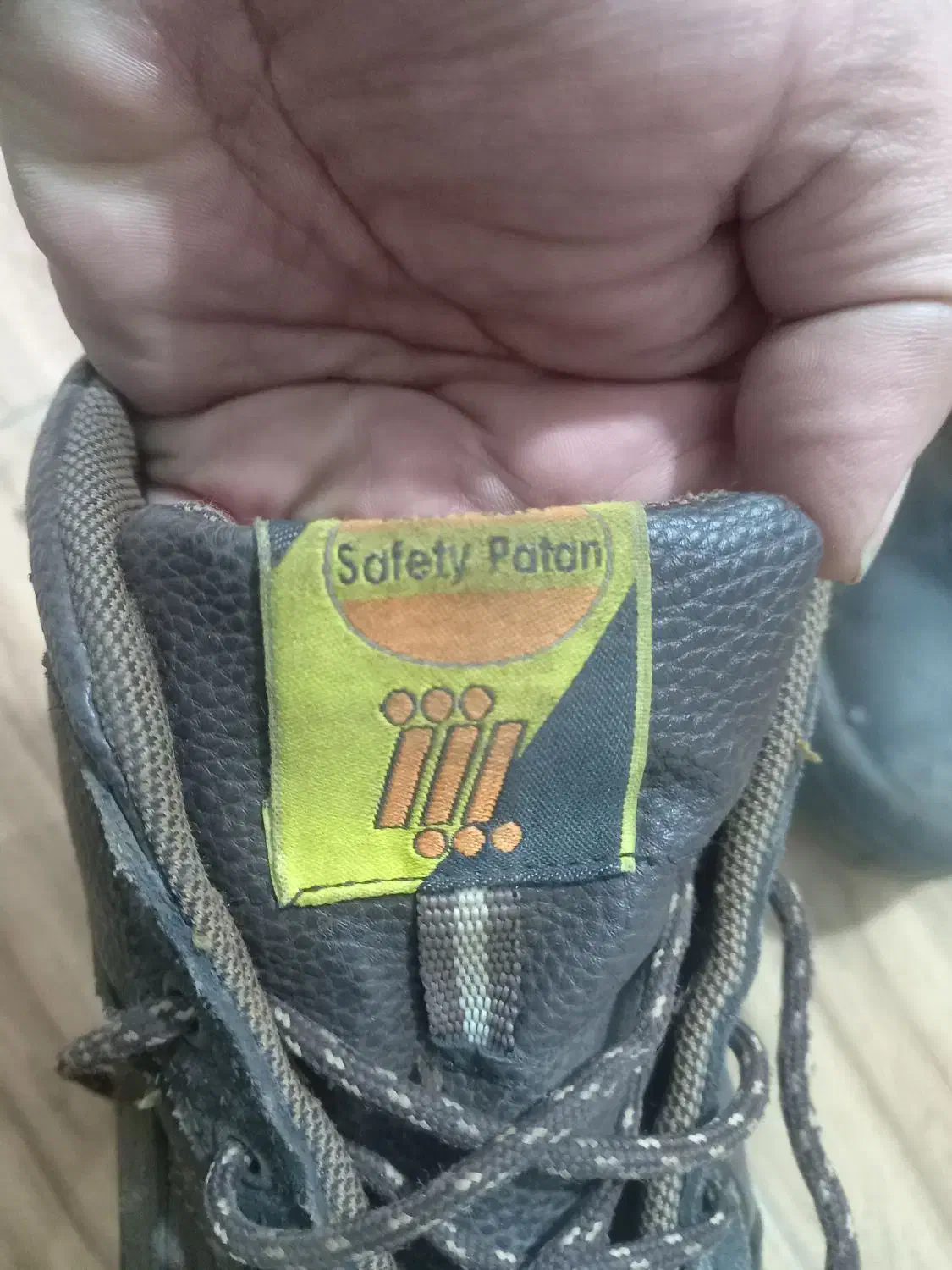 کفش کار سایز ۴۲|کیف، کفش، کمربند|پاکدشت, حصار امیر|دیوار