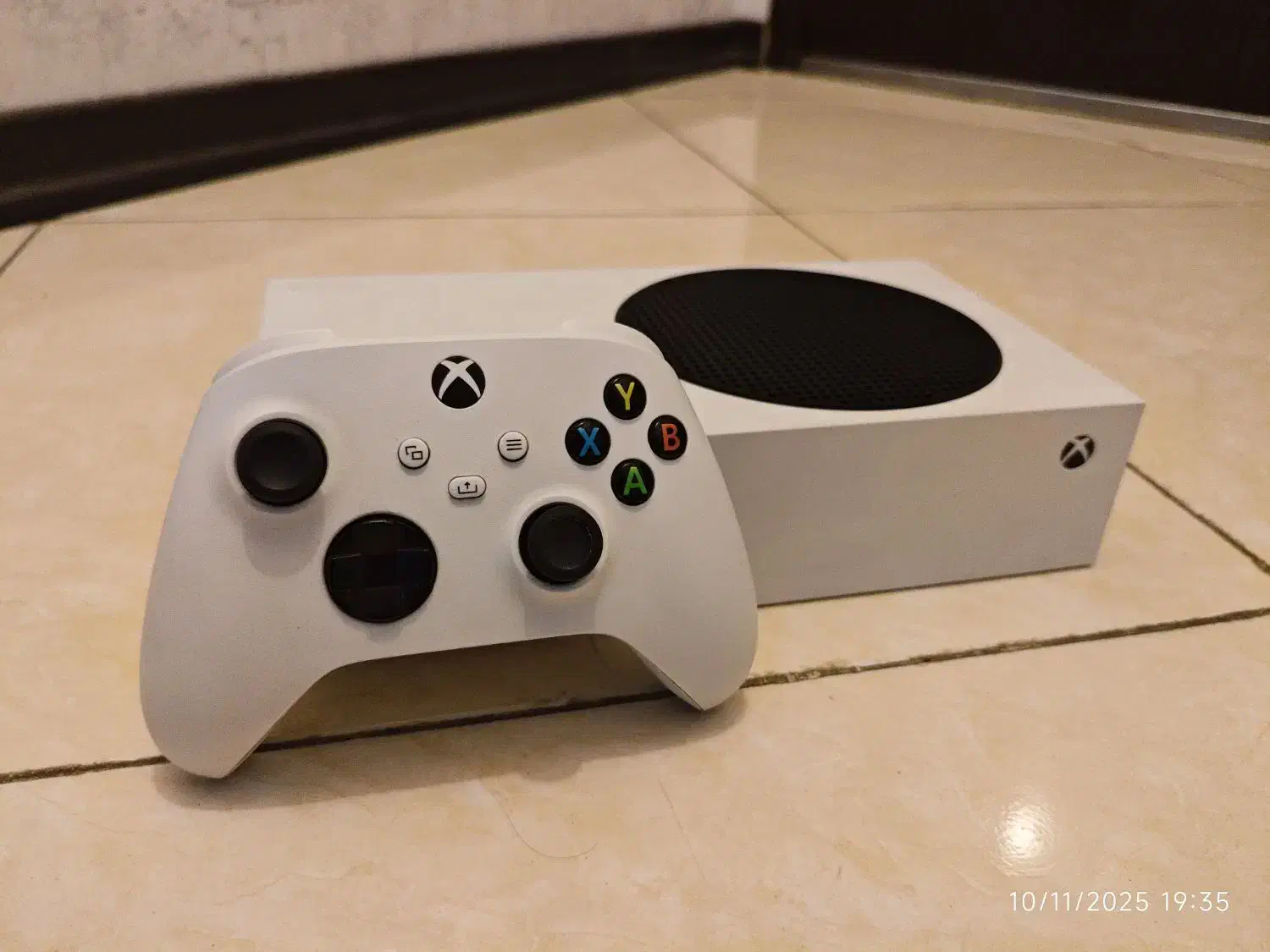 XBOX SERIES S تک دسته 500 گیگ سالم|کنسول، بازی ویدئویی و آنلاین|تهران, باشگاه نفت|دیوار