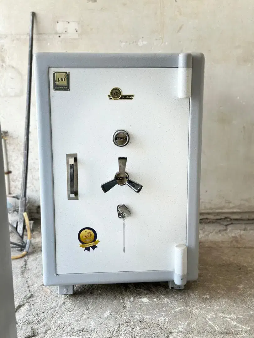 گاوصندوق 1000s گاو صندوق کاوه کلید تاشو|ابزارآلات|تهران, پاسداران|دیوار