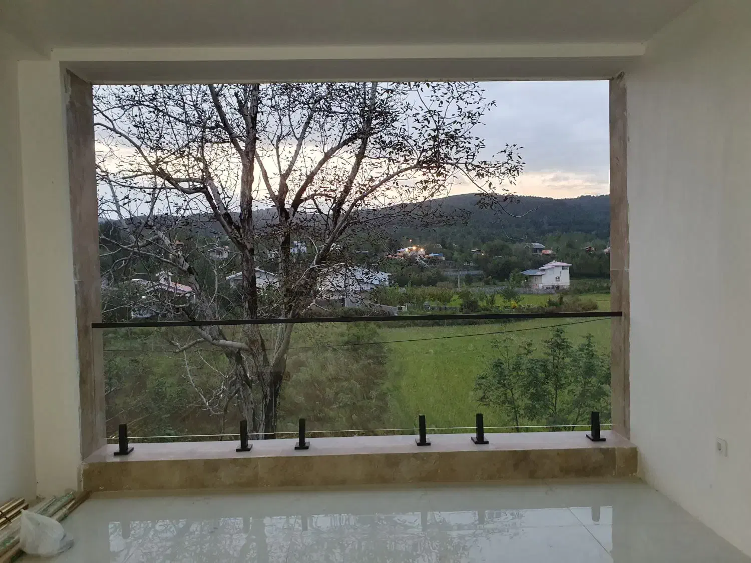 شیشه سکوریت و کرکره برقی|خدمات پیشه و مهارت|بندر انزلی, ژاندارمری|دیوار