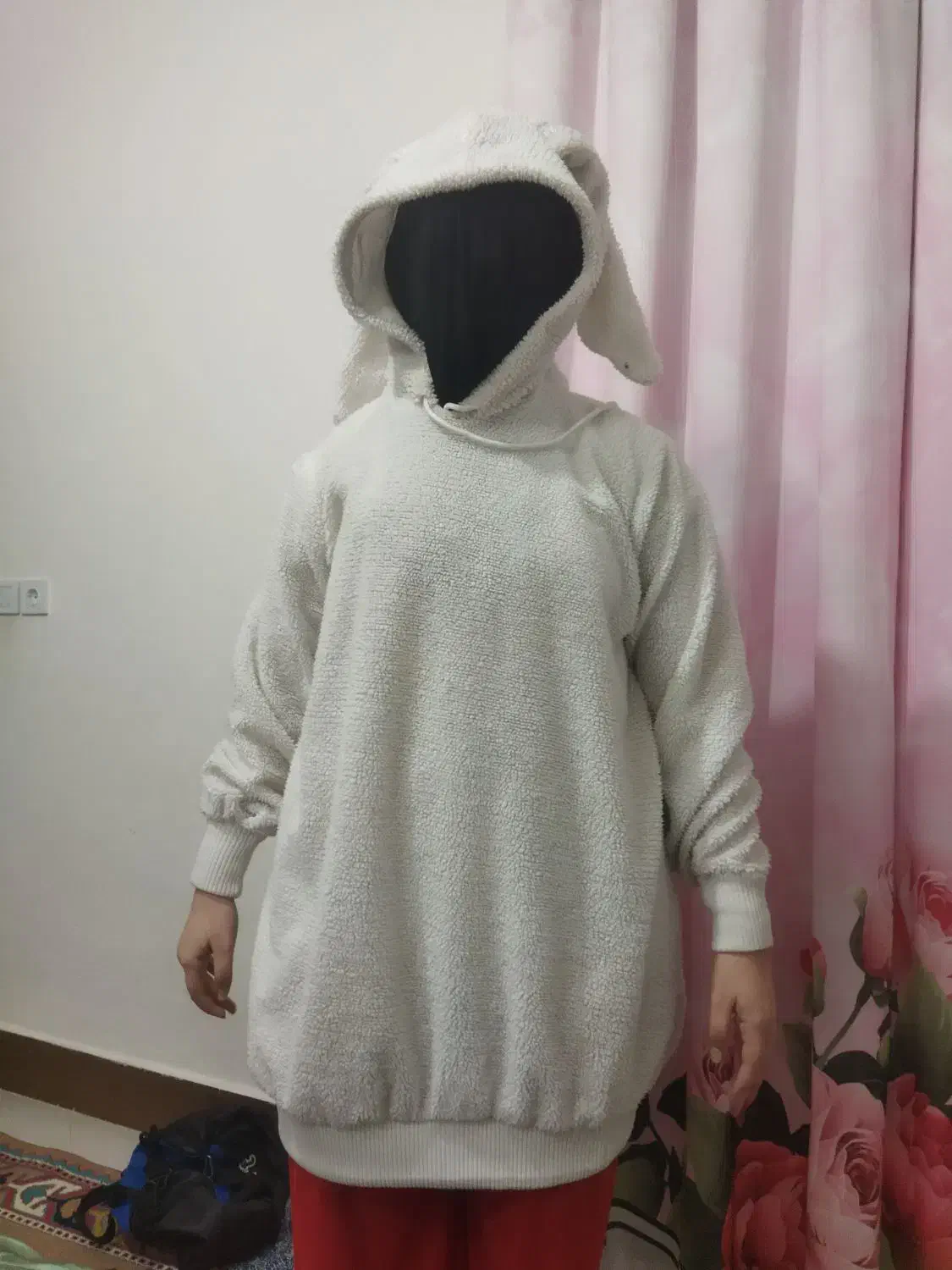 هرکدوم بخواین سیصدنونو|لباس|گلبهار, شهر جدید گلبهار|دیوار