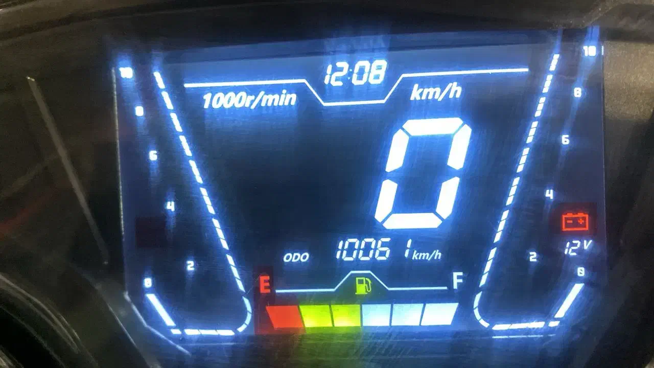 موتور|موتورسیکلت|قلعه نو, |دیوار