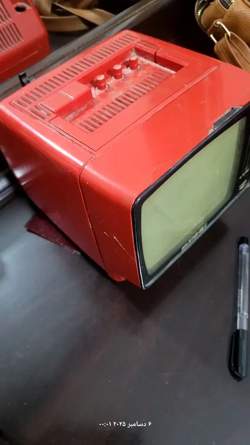 تلوزیون کوچیک قدیمی|کلکسیون اشیاء عتیقه|تهران, کوثر|دیوار