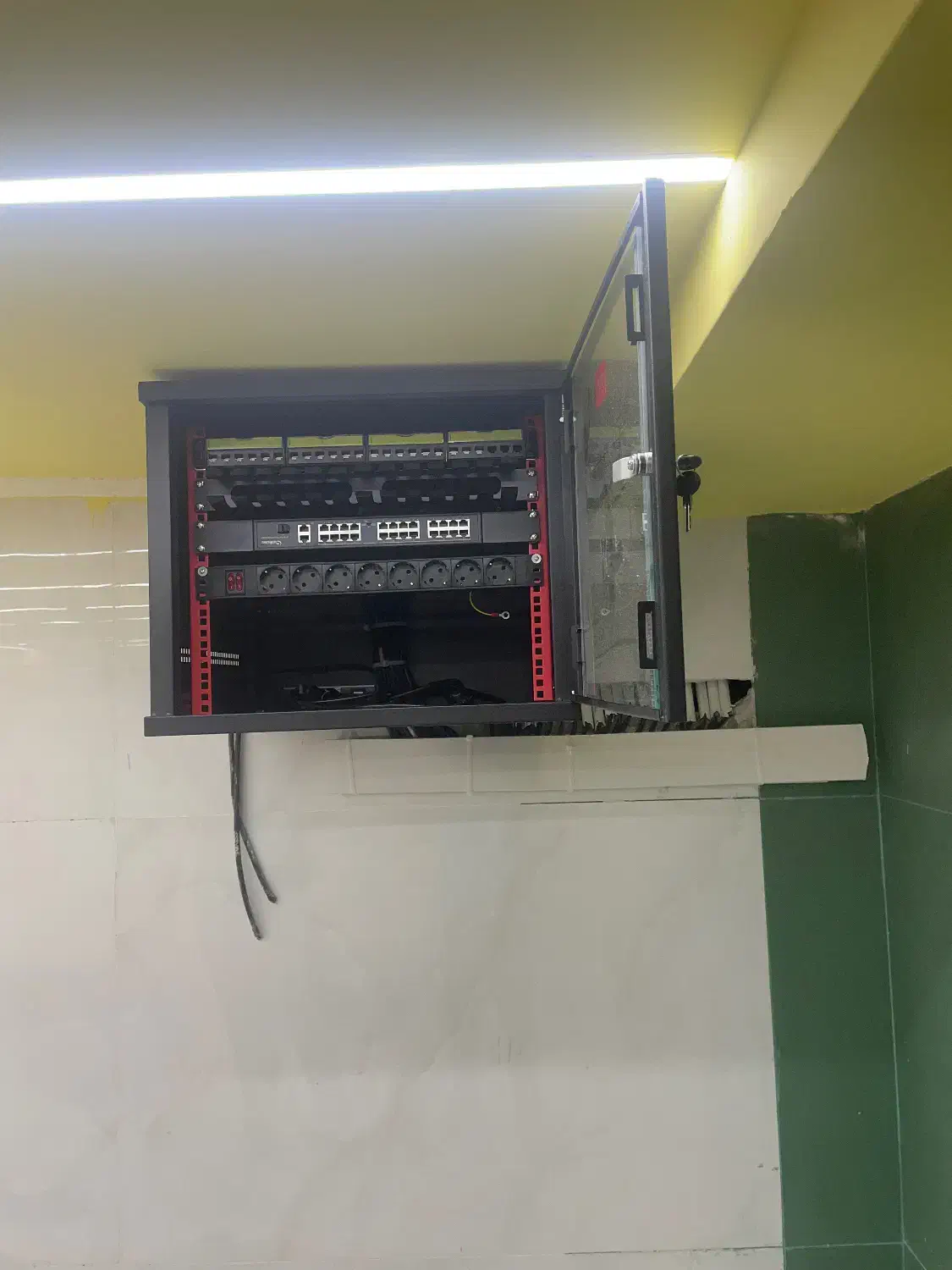 نصب دوربین مداربسته و دزدگیر اماکن حرفهای|خدمات پیشه و مهارت|چابهار, |دیوار