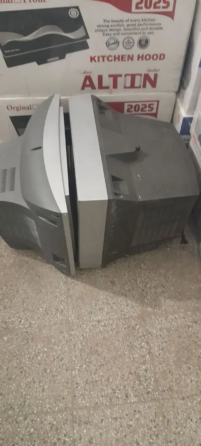 ۲عدد تلویزیون ۲۱اینج ال جی  وسامسونگ دونی ۱میلیون|تلویزیون و پروژکتور|بروجرد, |دیوار