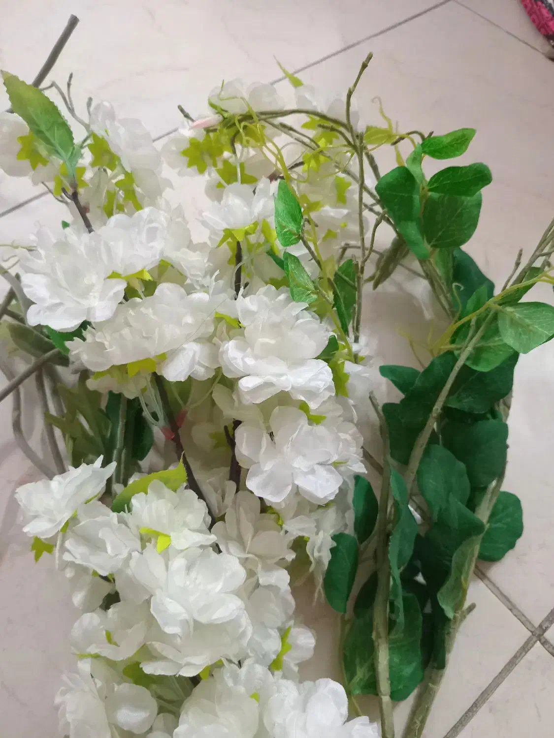 شاخه گل و برگ|گل مصنوعی|تهران, آهنگ|دیوار