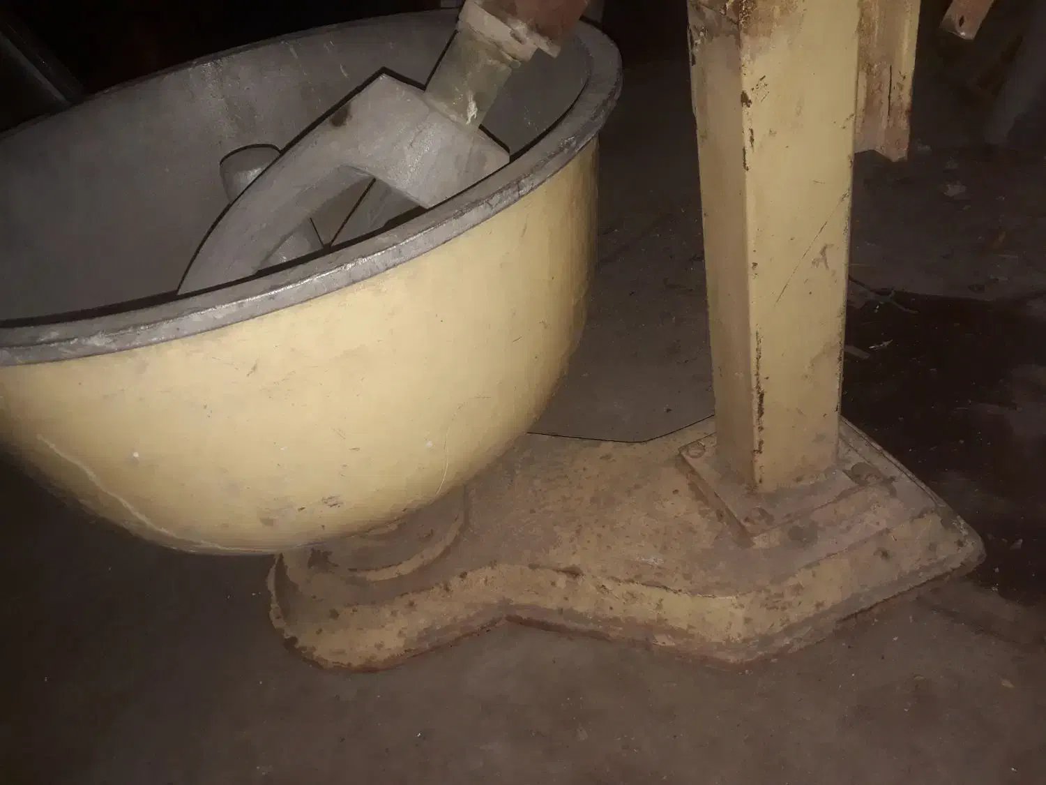 دینام، باسکول 1500کیلو وپمپ باد ژنراتوربرق|فروشگاه و مغازه|الوند, |دیوار