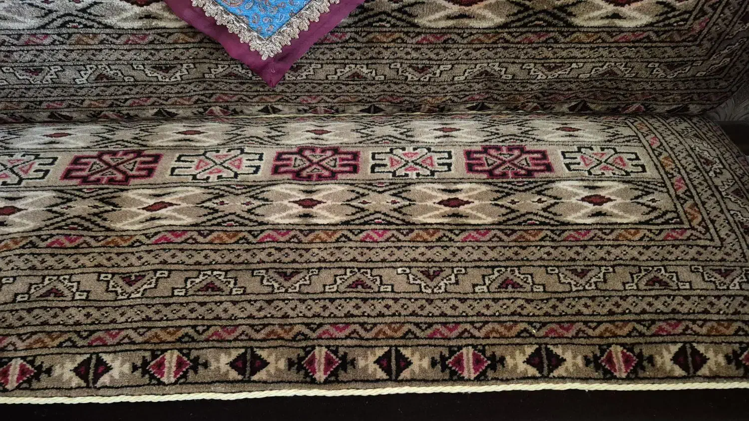 پشتی ترکمن|فرش|تهران, سازمان برنامه شمالی|دیوار