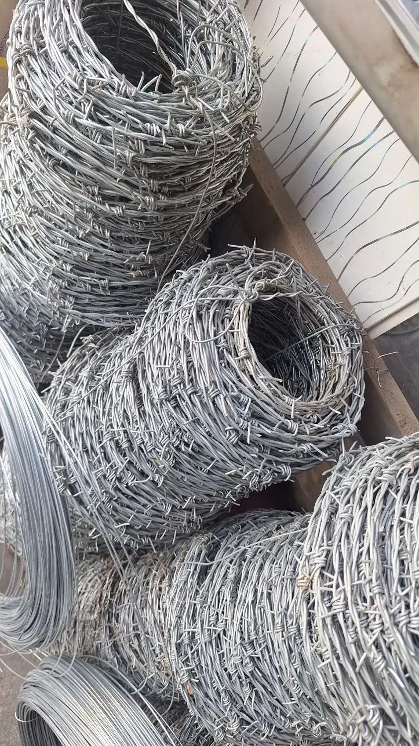 انواع تور فنس باغی(پایه سیمانی)|خدمات باغبانی و درختکاری|کرمانشاه, |دیوار