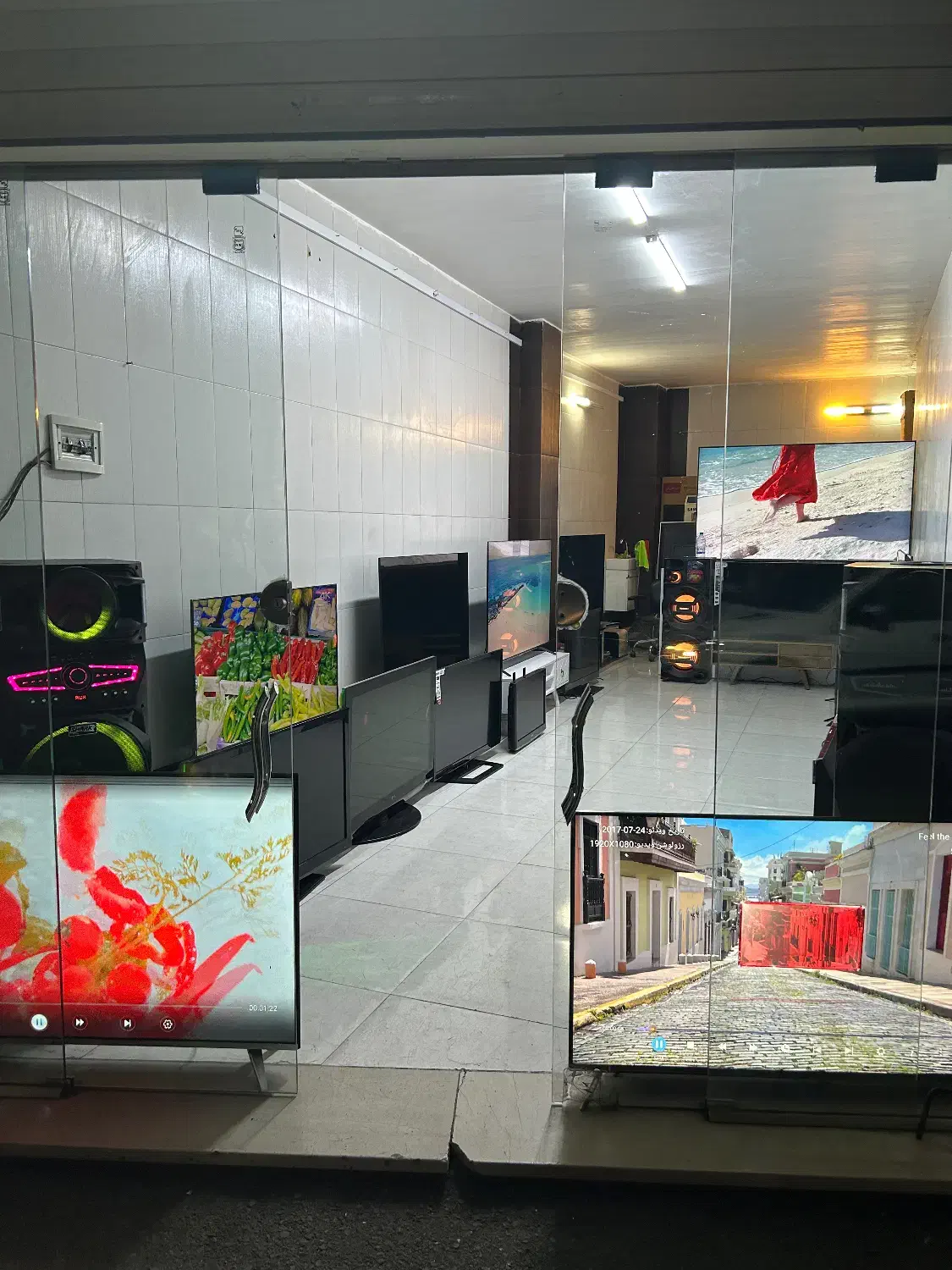 مرجع تلوزیون های نمایشگاهی و دست دوم(استوک)|تلویزیون و پروژکتور|اصفهان, خرم|دیوار