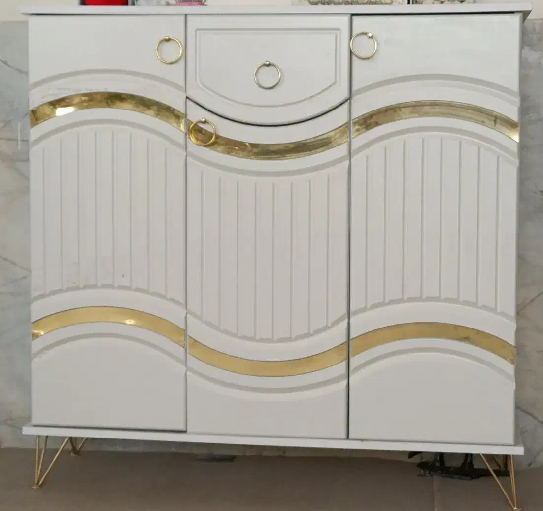 میز ناهارخوری کم جا،ویترین و جاکفشی|میز و صندلی غذاخوری|خمینیشهر, |دیوار