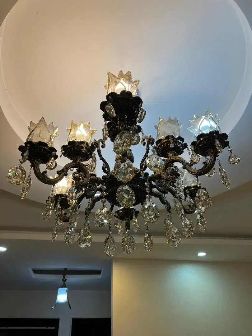 دوعدد لوستر دوازده شاخه رنگ انتیک درحد نو|لوستر و چراغ آویز|رشت, جهاد|دیوار