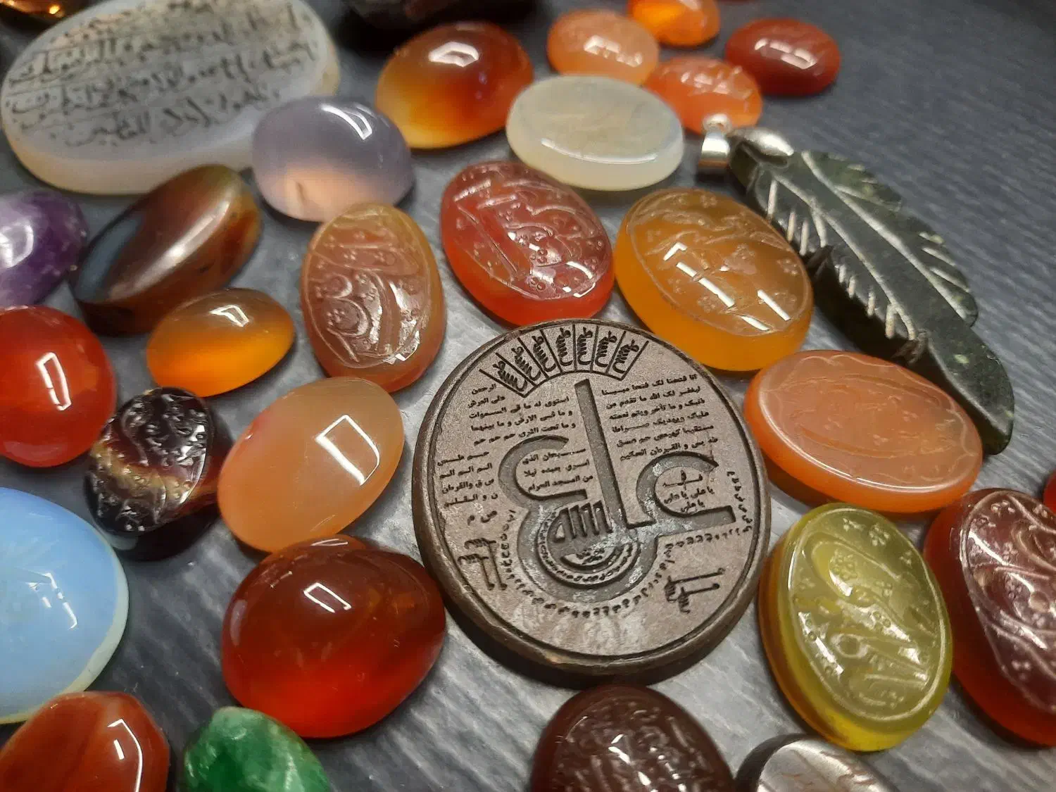 نگین عقیق خطی  یمنی فیروزه  آمیتیست الکساندریت|جواهرات|قدس, شهر‌قدس|دیوار