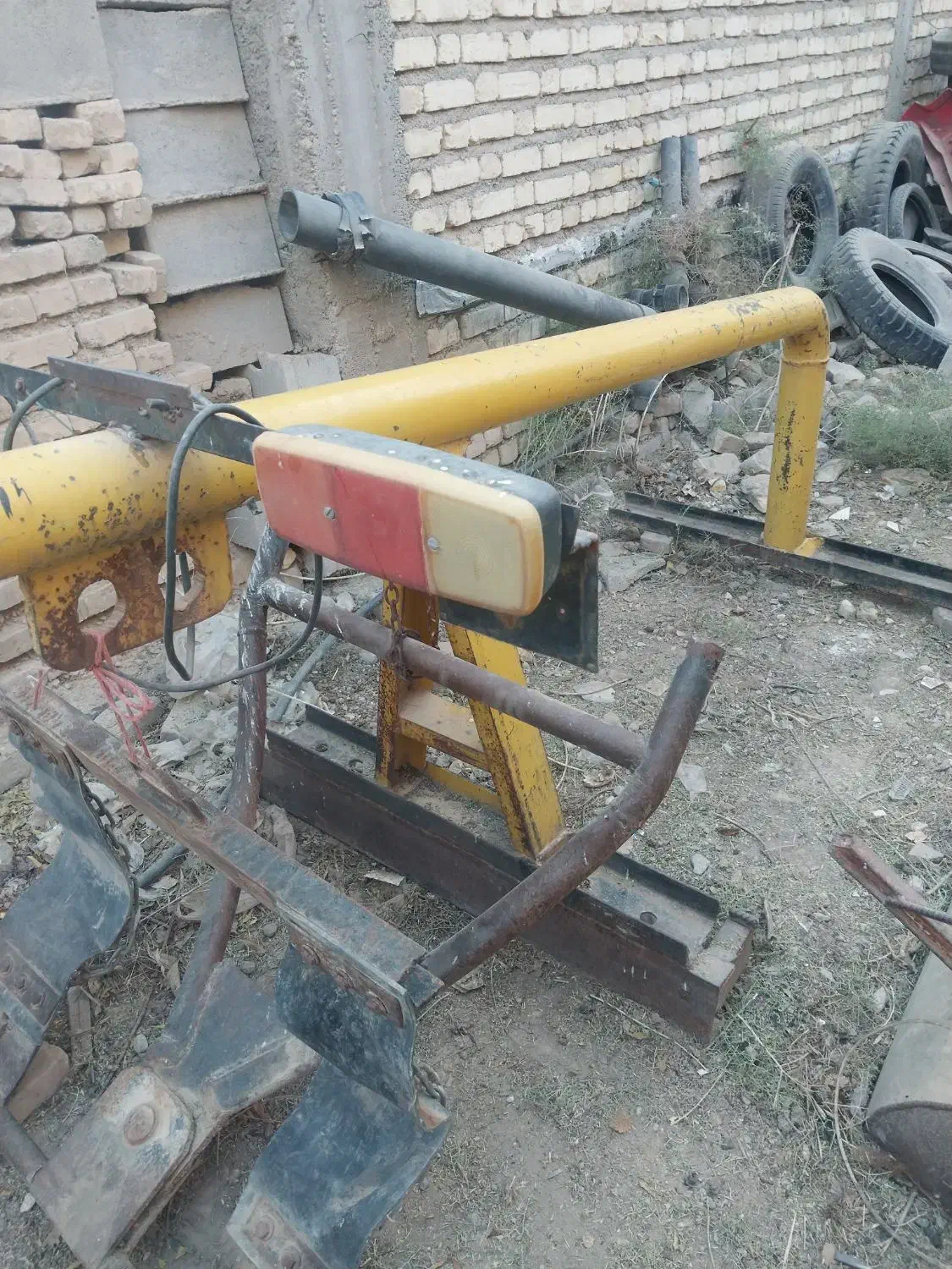 دکل وکف گرد نیسان یدک کش|قطعات یدکی و لوازم جانبی|پاسارگاد, |دیوار