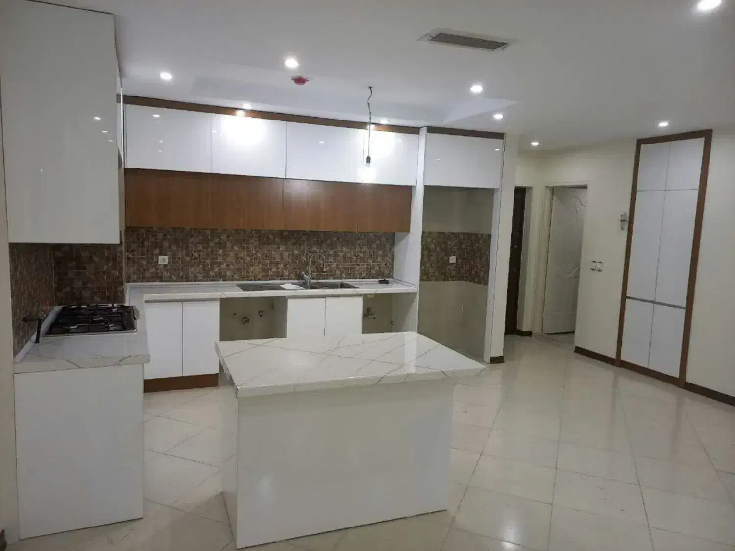 آپارتمان 108متر 2خواب جنوبی ردیف اول شهرک خرازی